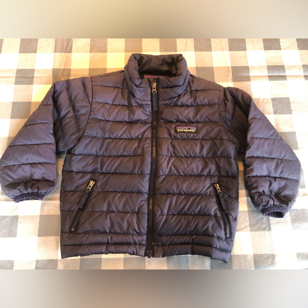 Navy blue Patagonia puffer jacket
